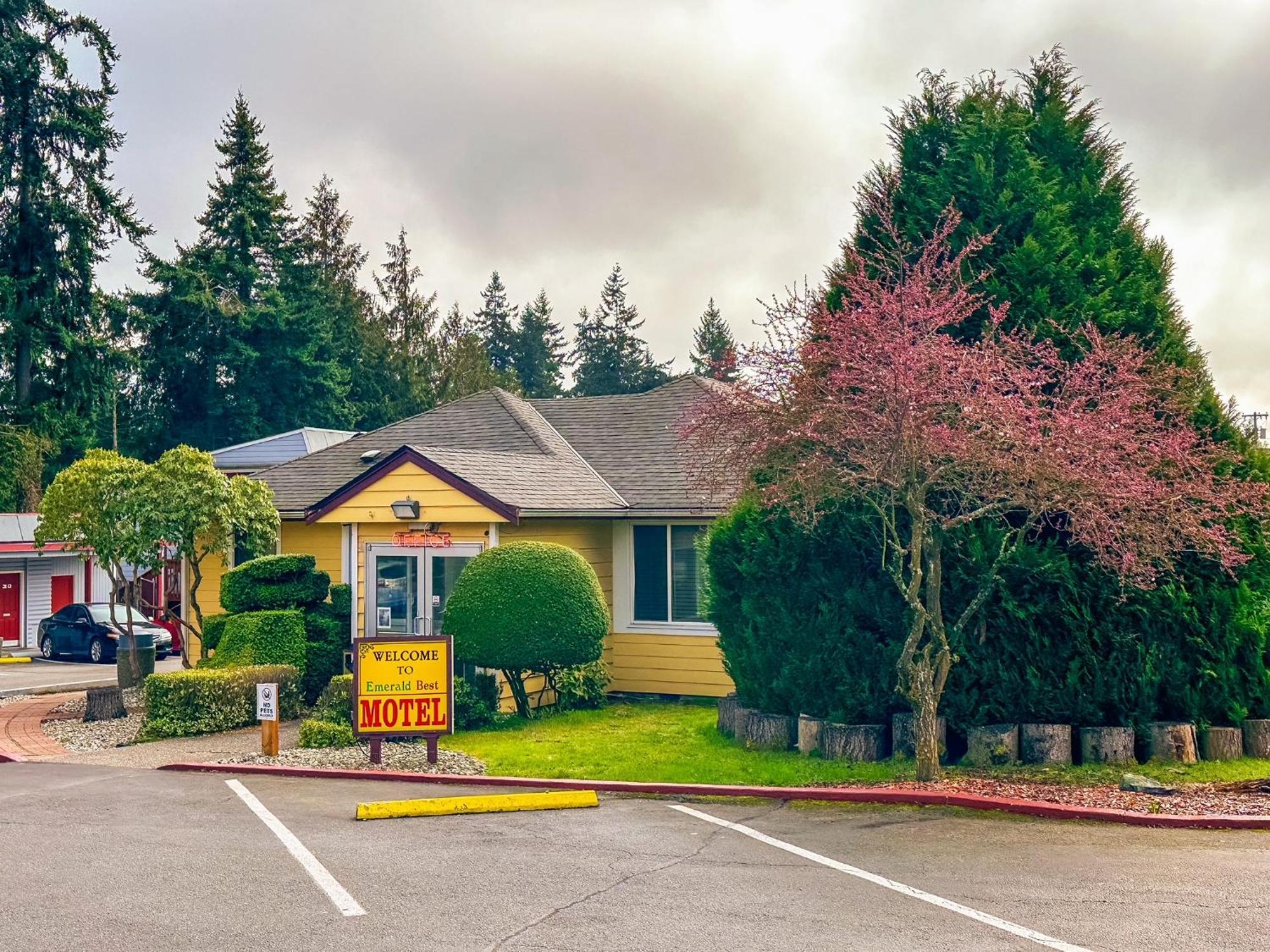 Emerald Best Motel Edmonds Exterior photo